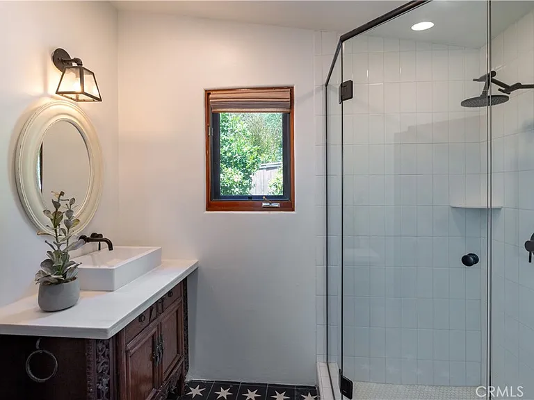 575 Center St — Photo 21