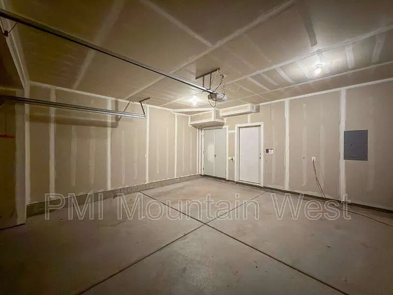 506 W 2200 N — Photo 34