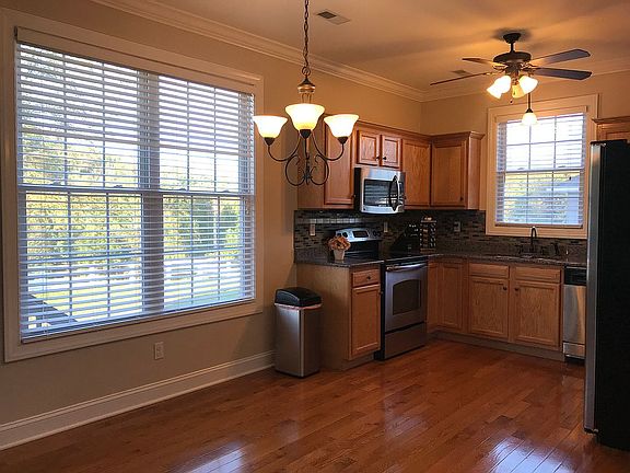 Kitchen with Dinning View 