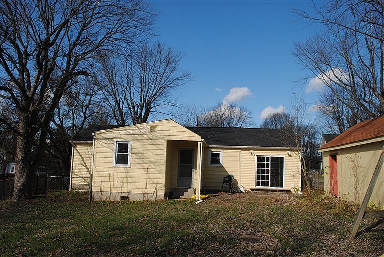 2nd image of 109 Dewey Ave