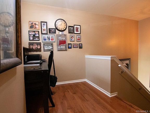 5th image of 24 Greenview Ln #24
