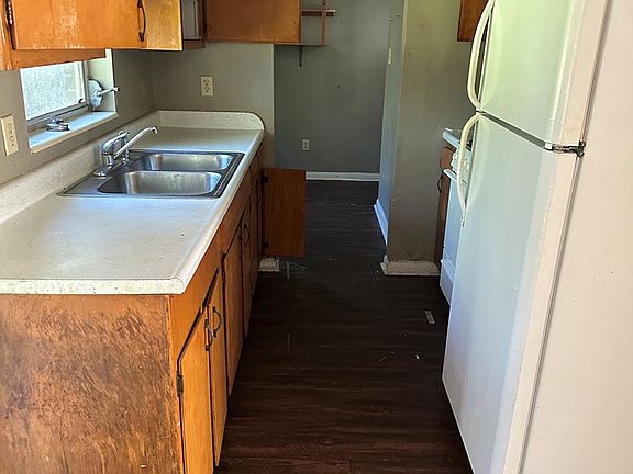 2nd image of 2310 Frederick Pl