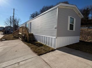 5425 Valley Dr Trailer 51, Bettendorf, IA 52722
