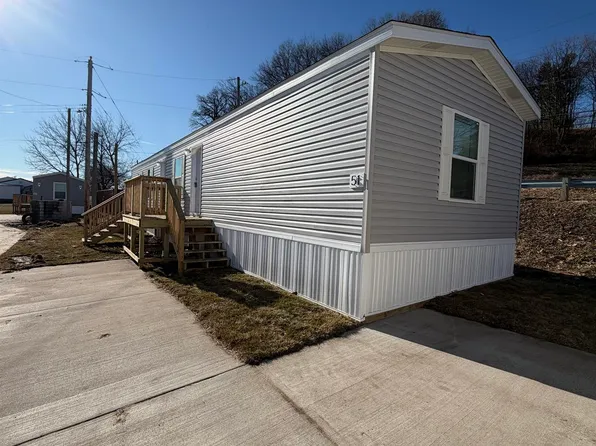 5425 Valley Dr, Bettendorf, IA