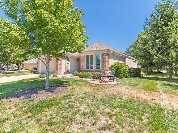 2nd image of 729 Bristol Ct