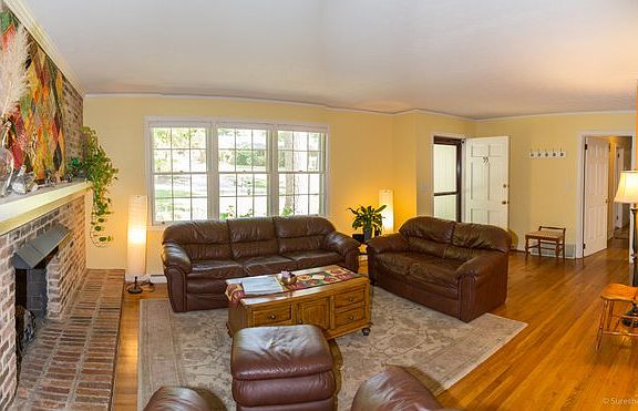 5th image of 55 Regent Dr