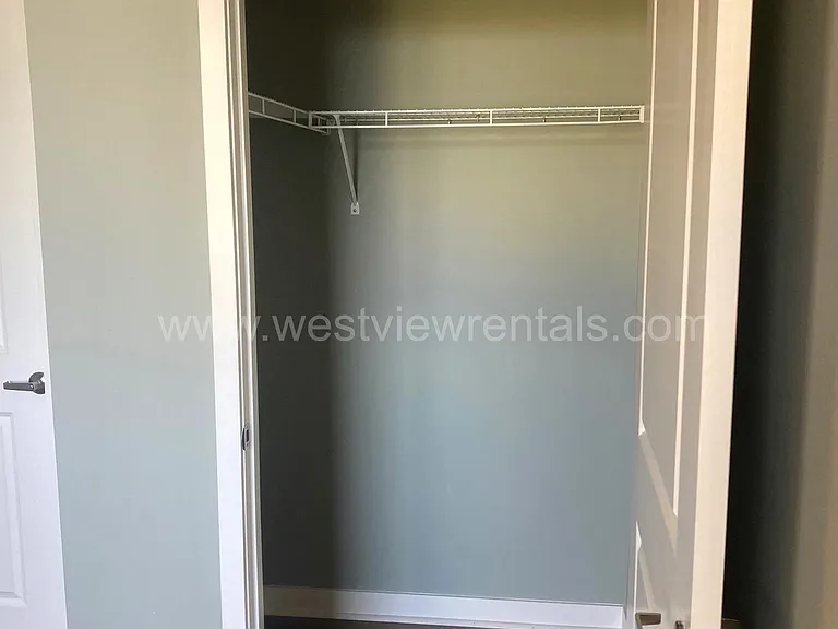 203 E Laurel St — Photo 170