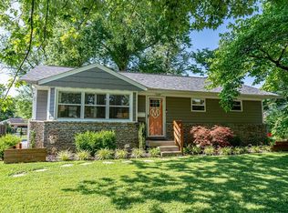 9200 Hunter Rd, Lyndon, KY 40242