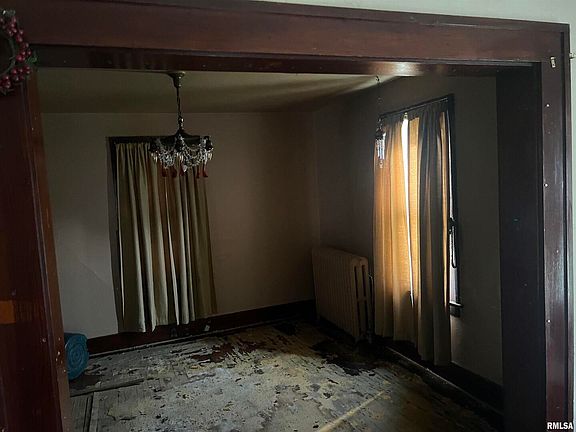 3rd image of 103 S 6th St