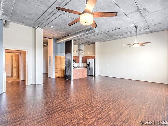 4th image of 208 Wall St APT 303