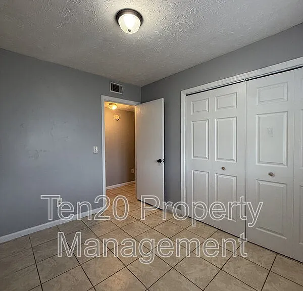 6200 Olde Towne Dr #A — Photo 6