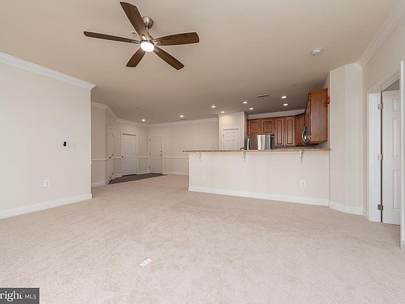 5th image of 8820 Shining Oceans Way Unit 302