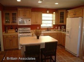 3rd image of 1300 Birchwood Dr