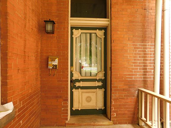 3rd image of 512 E 9th St APT 2