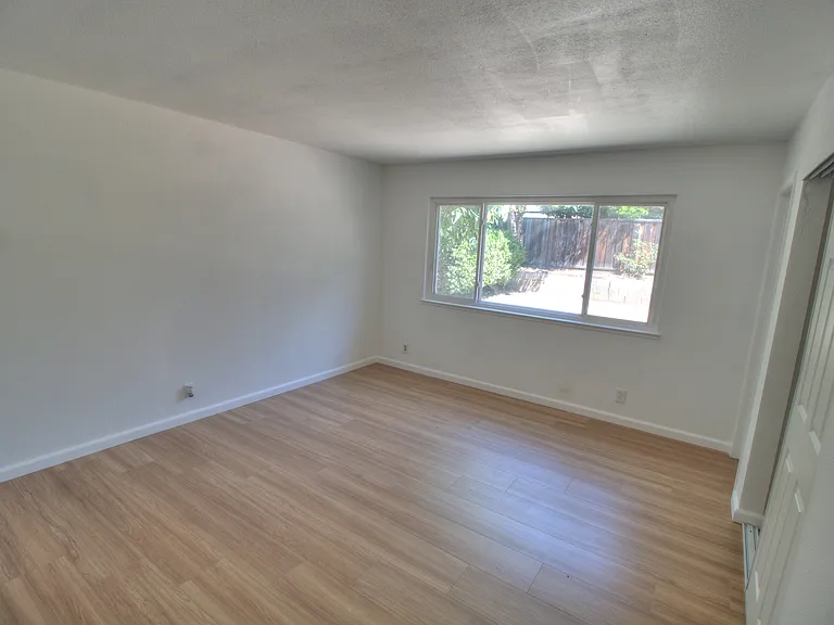 74 Avenida Espana — Photo 12