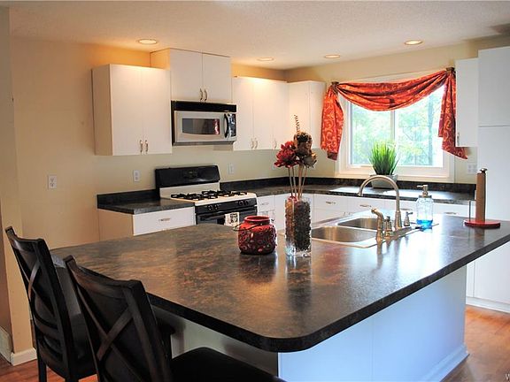 5th image of 8356 Cobblestone Ct