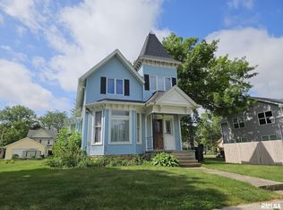 209 E 9th St, Tipton, IA 52772