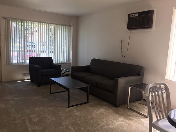 3rd image of 912 Oakland Ave APT 4