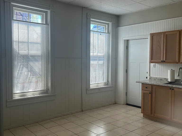 510 N 6th St #1 — Photo 17