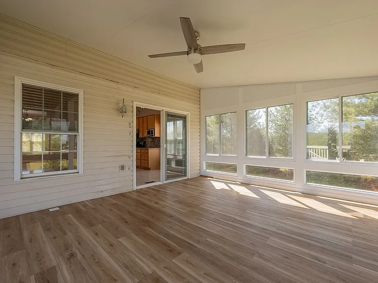 1701 Stratford View Dr — Photo 23