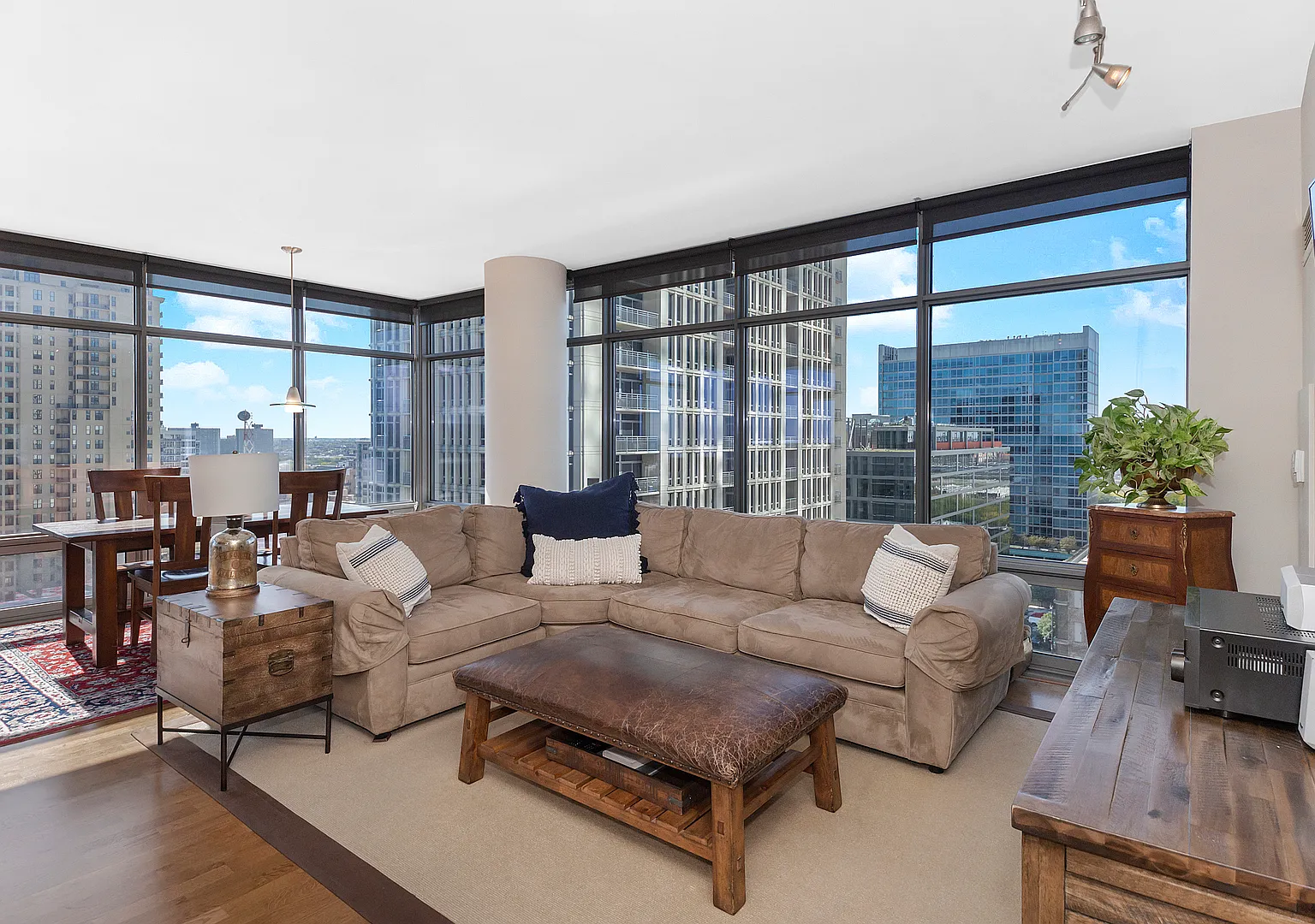 2 bed, 1386 sqft, $3,800 — Photo 2
