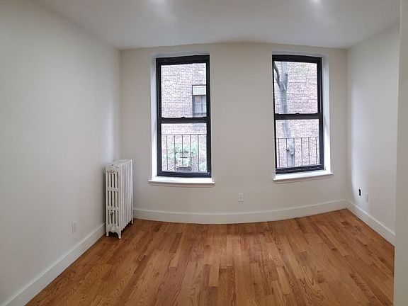 3rd image of 27 Jones St APT 4D