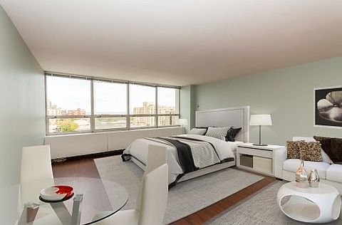2nd image of 1700 E 56th St APT 1403