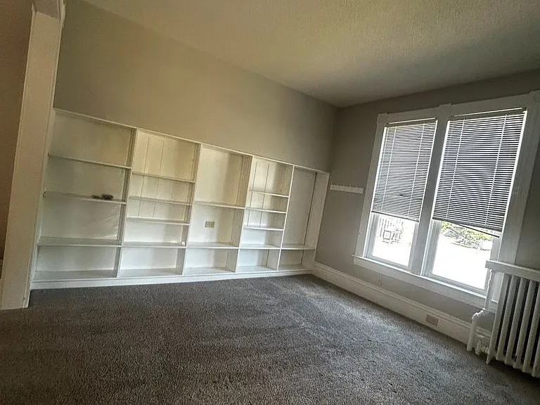 4729 McCulloch St — Photo 8