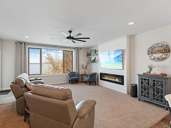 4th image of 2729 Lake Shore Dr E #6