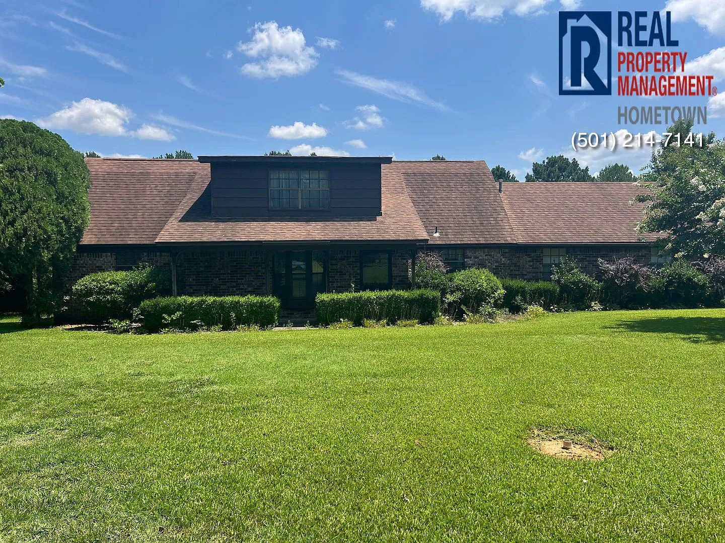 Gorgeous 4-Bedroom 3-Bath Home For Rent in Bryant! — Photo 1