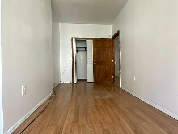 4th image of 163 E 33rd St #3R