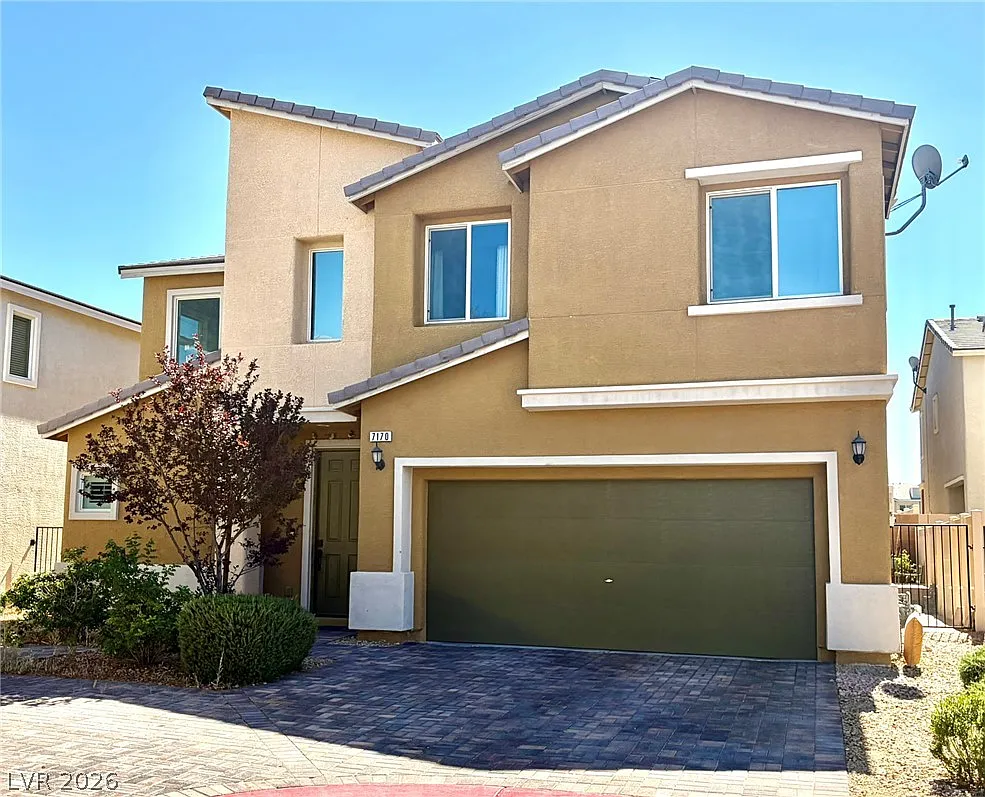 3 bed, 2.5 bath, 2053 sqft, $2,375 — Photo 1