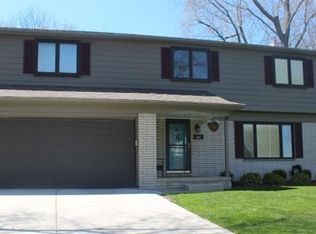 486 Old Creek Dr, Saline, MI 48176