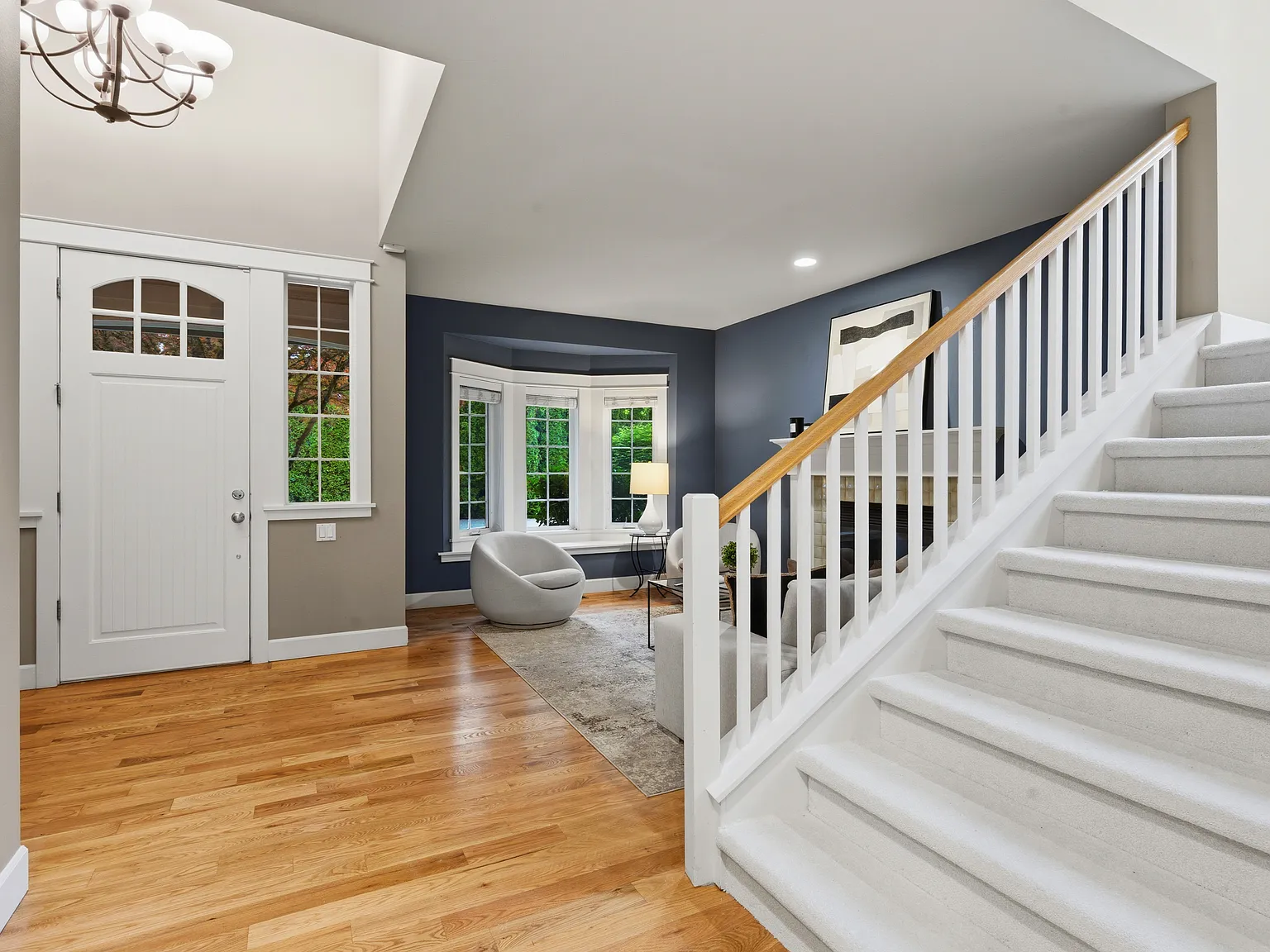 4 bed, 3.5 bath, 3190 sqft, $4,950 — Photo 2