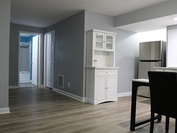 3rd image of 15652 Piedmont Pl