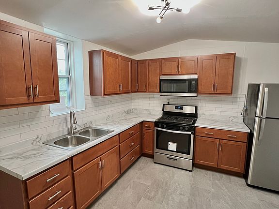 2nd image of 2852-2854 Lafayette Ave