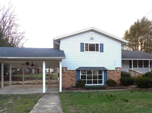 348 Jackson Ave, Sistersville, WV 26175