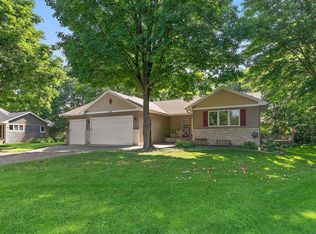 19393 Carson Cir NW, Elk River, MN 55330