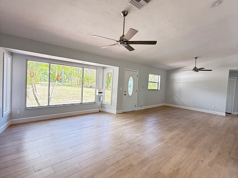 25356 Pinson Dr — Photo 11