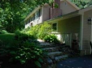 9 Bennives Ln, Epping, NH 03042