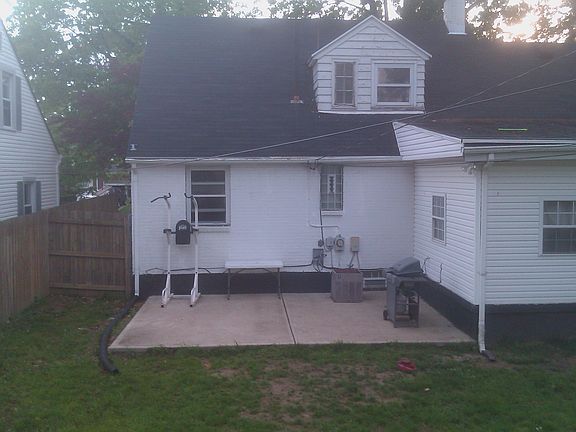 4th image of 2442 Elsmere Ave