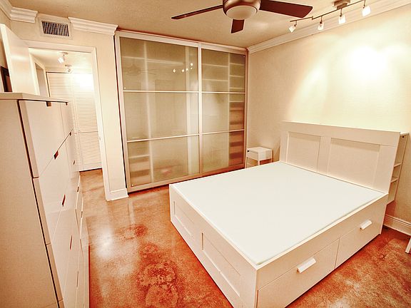 5th image of 1700 SE 15th St APT 114