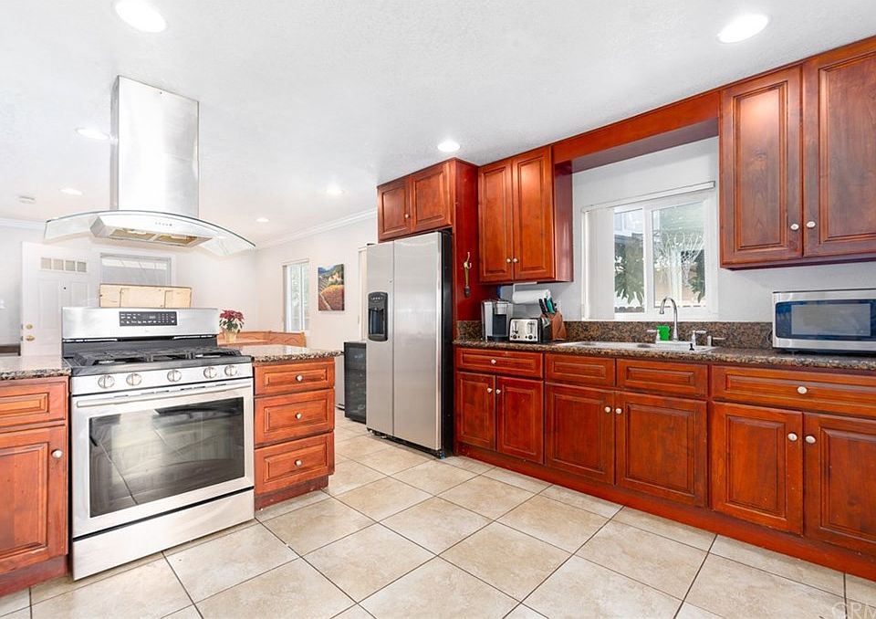 1st image of 10011 Palm St
