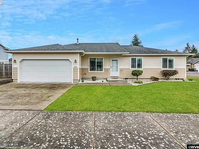 1096 Fuji Ln — Photo 3