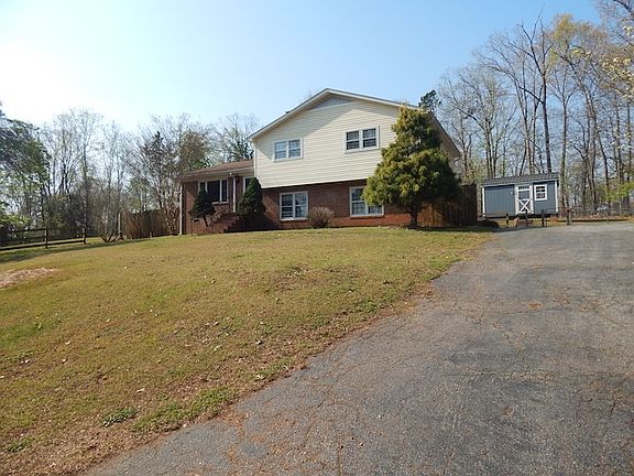 2nd image of 402 Sourwood Dr