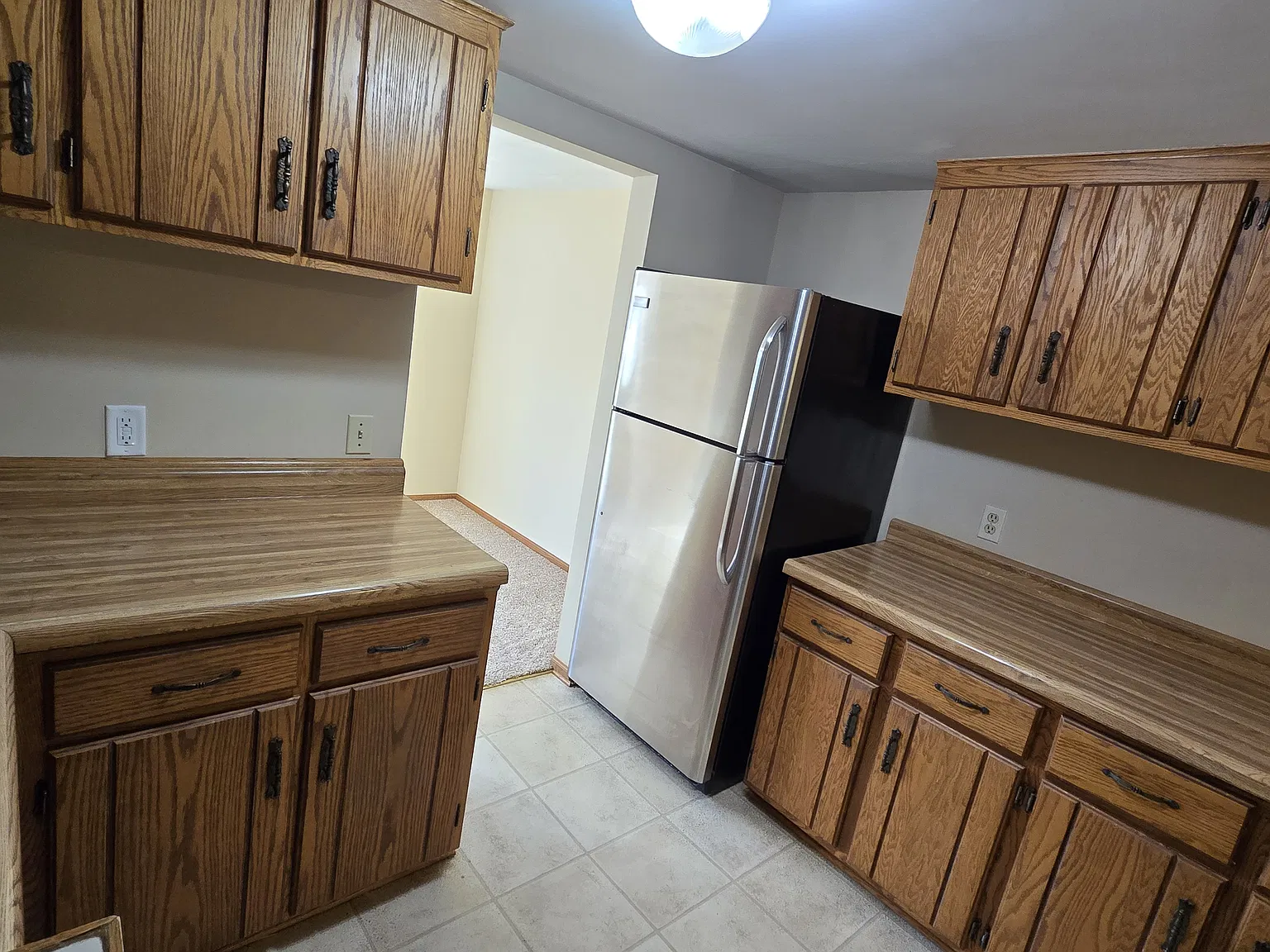 2 bed, 1000 sqft, $1,595 — Photo 2