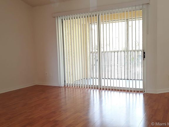 5th image of 980 Coral Club Dr #980