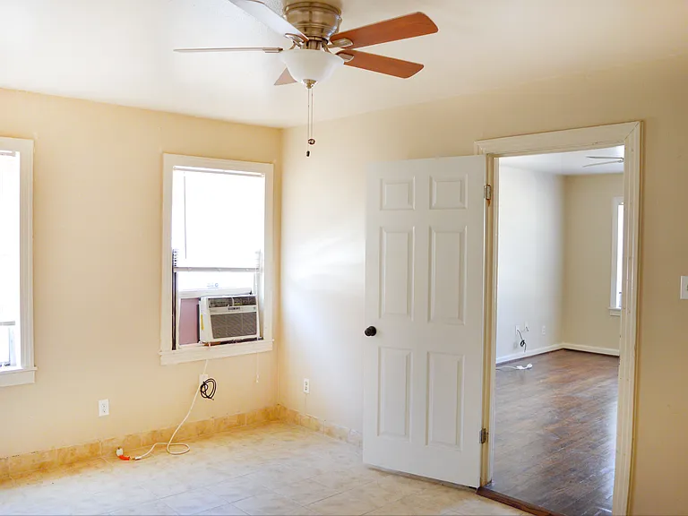 4720 Polk St — Photo 8