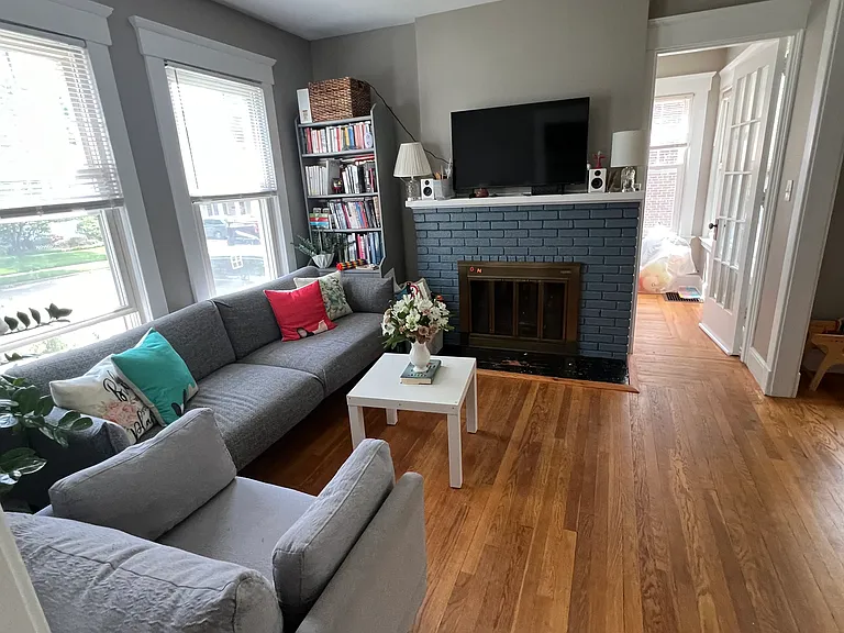 39 Thornton St #1 — Photo 3