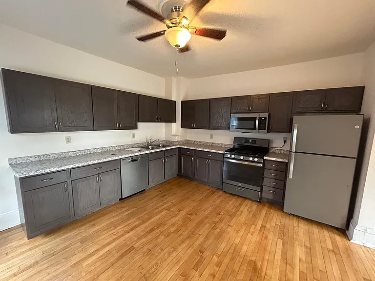 315 N Pinckney St #3 — Photo 6